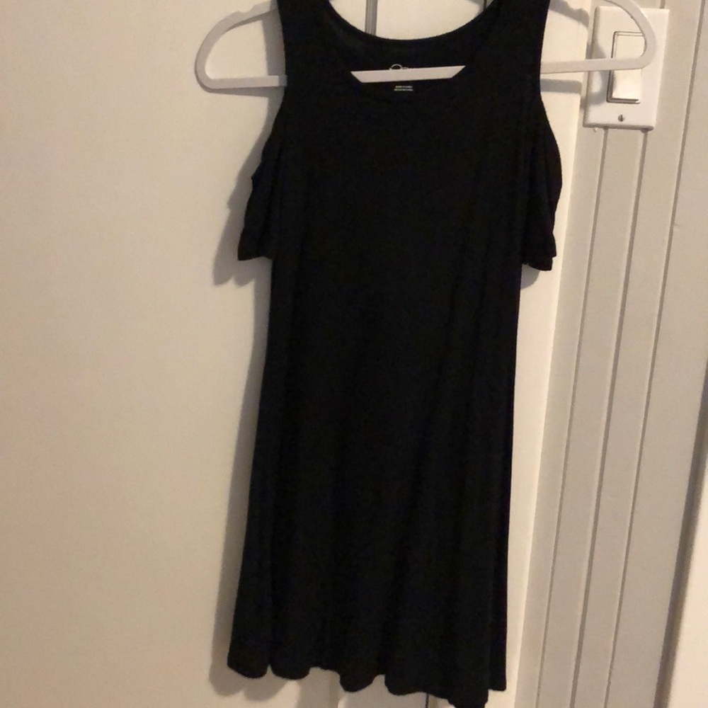 Off the shoulder. Art class. Black dress.